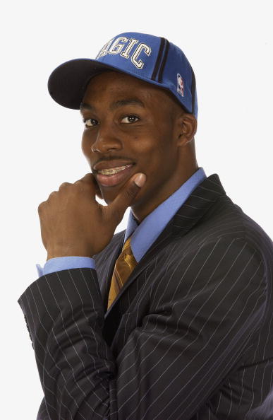 复古？多特球迷提议将球队队徽换回上世纪曾使用过的经典风格（多特球迷建议球队恢复上世纪经典队徽）