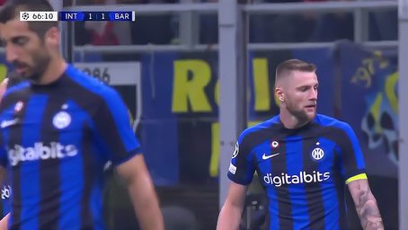 甘超对阿奇姆彭做闭嘴手势，钟义浩扳平比分后做同样手势回击（甘超向阿奇姆彭做噤声手势，钟义浩扳平后以同样动作回敬）