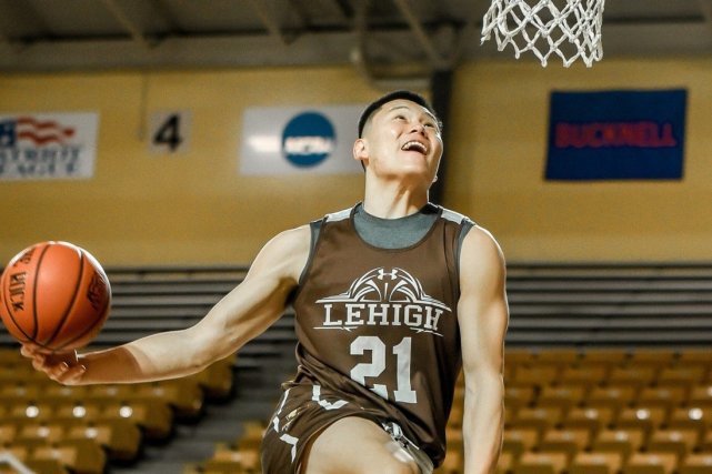 NBA焦点战：湖人主场逆转掘金,（NBA重头戏：湖人在主场逆转掘金）