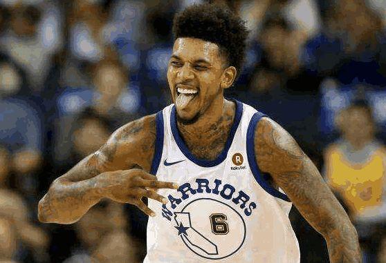 阿姆拉巴特：安东尼不该吃红牌，他并非故意踢对方面部（阿姆拉巴特：安东尼不该被罚下，他并非有意踢脸）