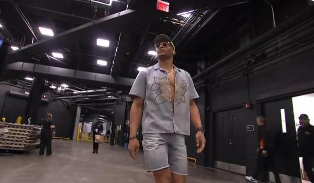 孙兴慜：没踢满全场？我尊重教练的决定，球队比我个人更重要（孙兴慜谈未踢满全场：尊重主帅决定，团队优先于个人）