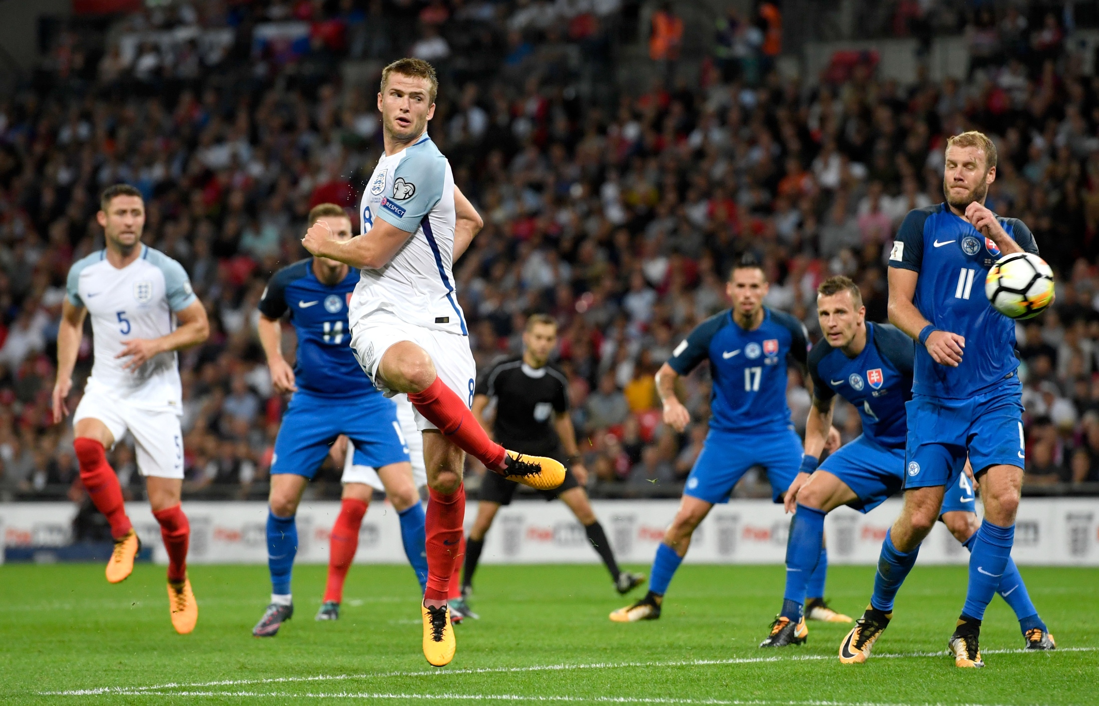 官方：赵博和王国明共同当选中超9／10月最佳守门员（中超9／10月最佳门将出炉：赵博、王国明携手当选）