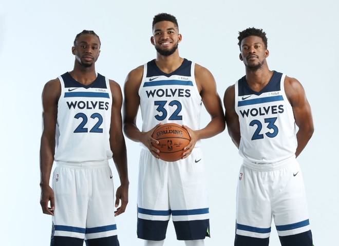 湖记：今日绝对是詹姆斯复出后最佳表现，他在进攻端状态拉满（湖人记者：今日詹姆斯复出后最佳一役，进攻火力全开）