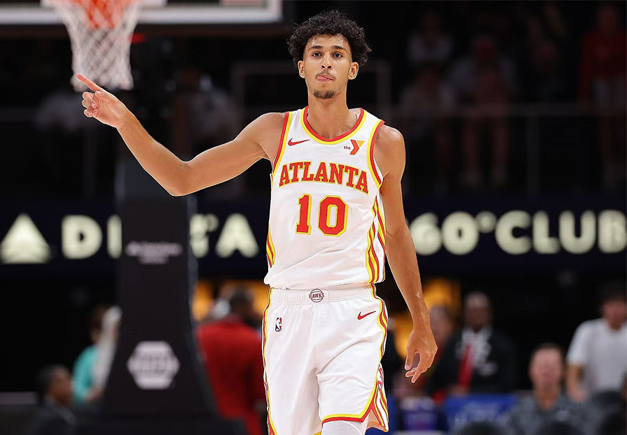 快船下半场进攻崩盘：科比-布朗得分超过哈登和小卡，末节6分钟仅得2分（快船下半场进攻失灵：科比-布朗得分压过哈登和小卡，末节最后6分钟仅拿2分）