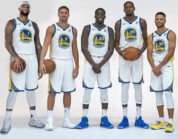 承担重任！麦克丹尼尔斯半场8中6轰14分2板（扛起大旗！麦克丹尼尔斯半场8投6中砍下14分2篮板）