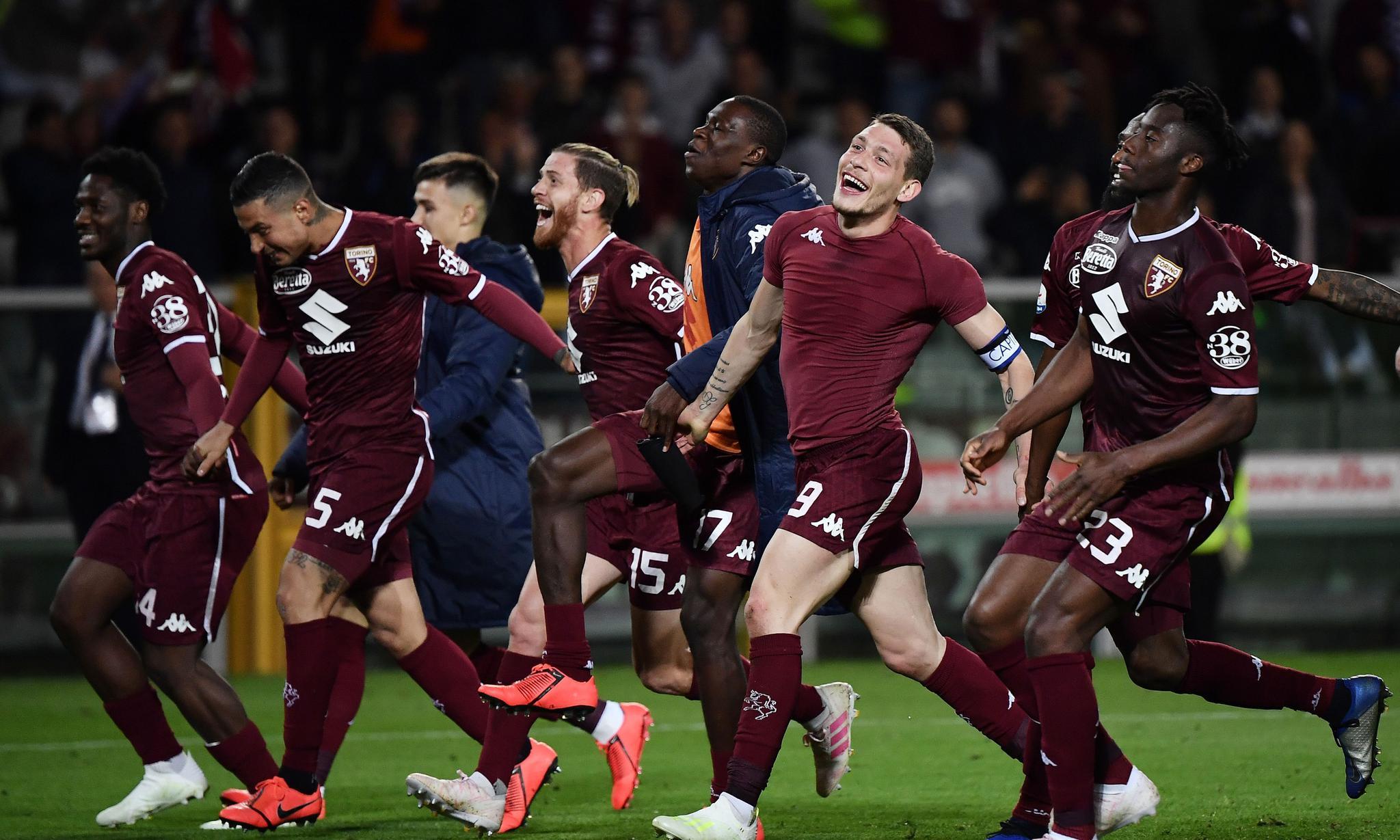 路易斯-迪亚斯本赛季德甲3次单场传射，同期五大联赛并列第一（本赛季德甲，路易斯-迪亚斯已三度单场传射，五大联赛同期并列第一）