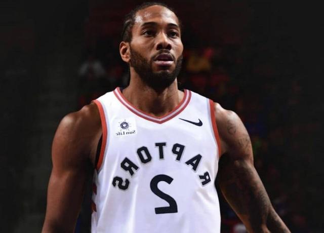 手感火热！里夫斯半场8中6贡献19分5篮板（手感爆棚！里夫斯半场8投6中拿下19分5篮板）