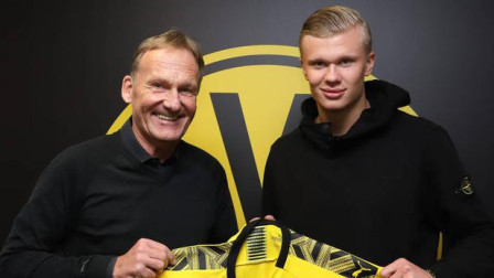 亚泰小将景泊羲完成中超首秀，月初曾说自己的梦想是中超首发（月初立志中超首发，亚泰小将景泊羲已完成中超首秀）