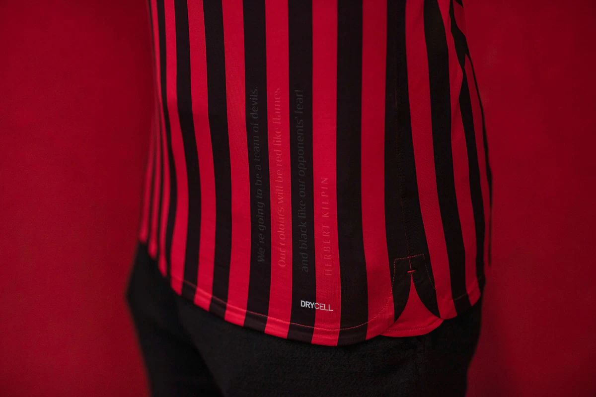 黄蜂主帅：我们没一个人能单防哈登，他真的是用各种方式得分（黄蜂主帅：无人能一对一限制哈登，他得分手段多样）